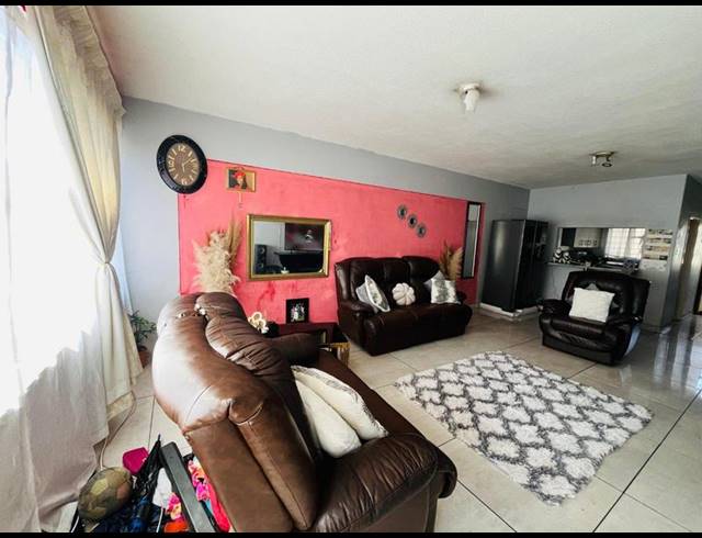 2 BEDROOM APARTMENT FOR SALE IN BENONI CENTRAL